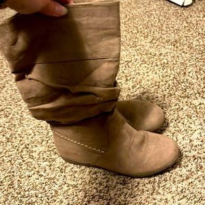 Brown winter boots size 7